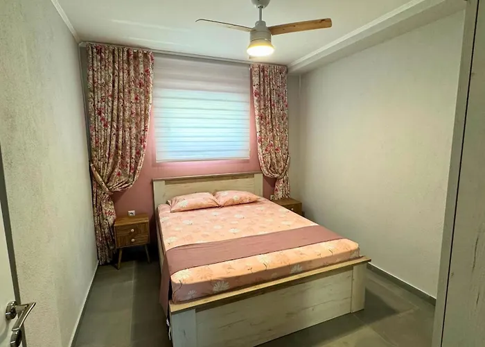 Anemos Deluxe Poseidi Apartments